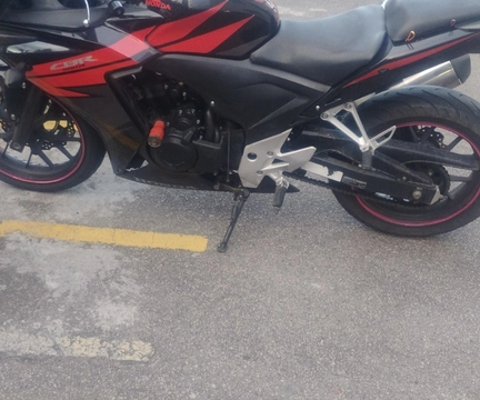 Honda CBR 500R 2015 Preto — foto 1 de 3