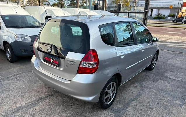 imagem-https://www.socarrao.com.br/sc-vehicle-images-prod/20845/1784663372786-5928715_1_B_afafc975a8.jpeg