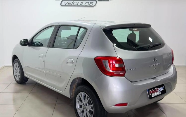 imagem-https://www.socarrao.com.br/sc-vehicle-images-prod/2087149/1788361071450-8137178_2_B_68355ce48c.jpeg