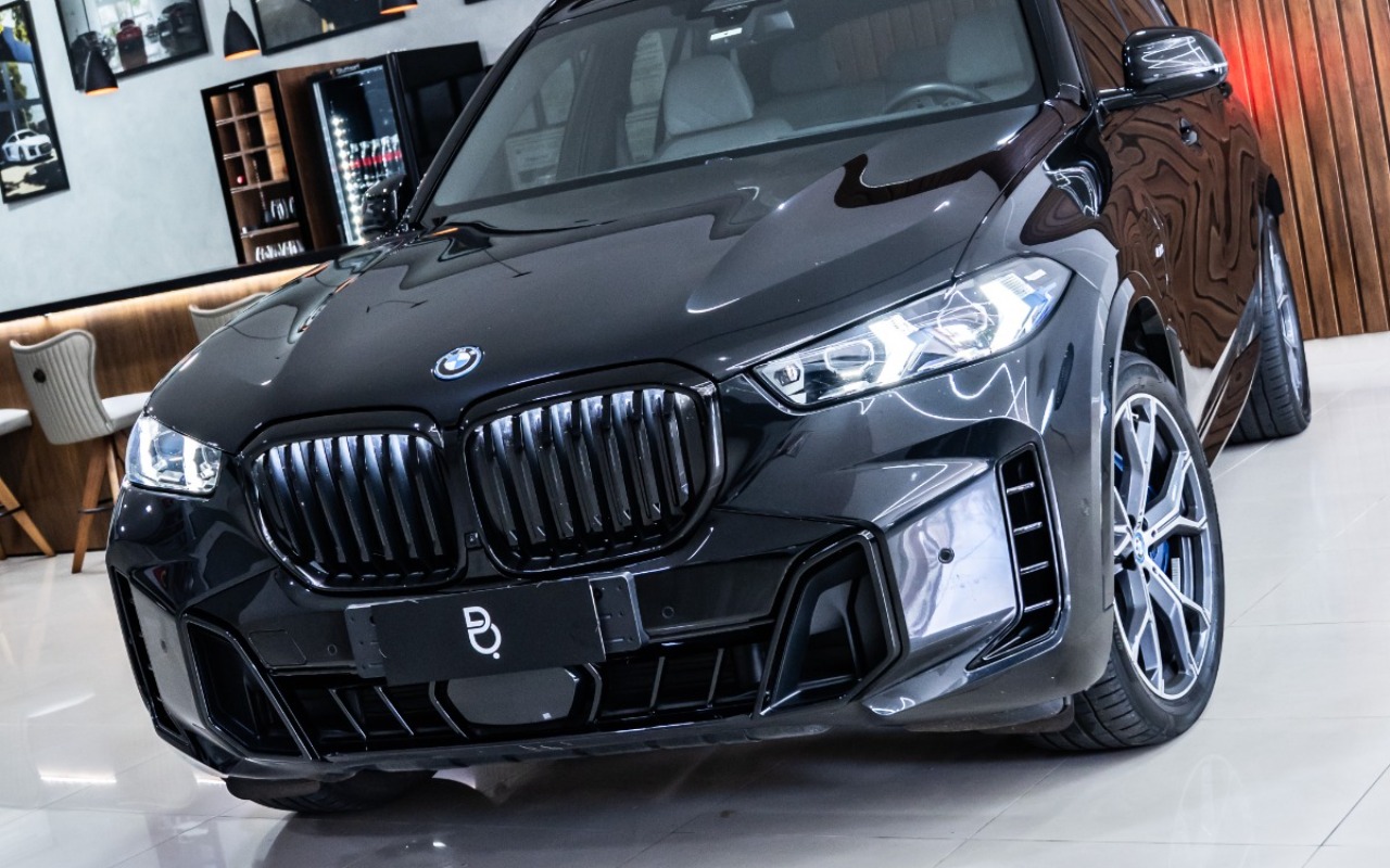 BMW X5 2025 Preto — foto 1 de 3
