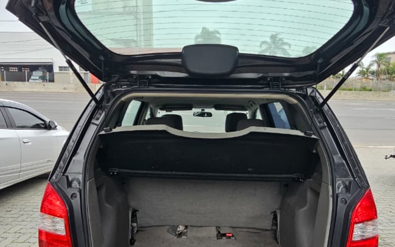 imagem-https://www.socarrao.com.br/sc-vehicle-images-prod/2087540/1781269635487-NzE0MjM4MjgtOWUyZC00Y2FhLTkzNmItMGEyZGI5OGU2MjdhLmpwZw.jpg