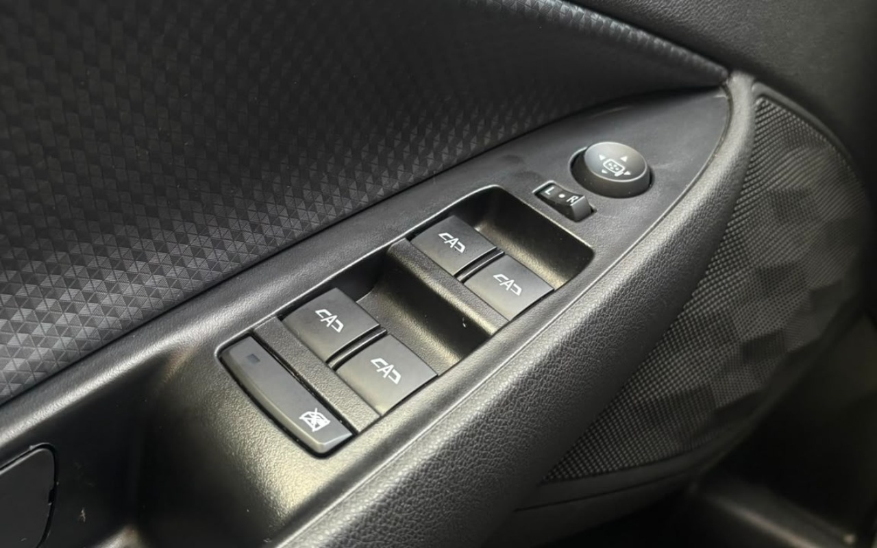 imagem-https://www.socarrao.com.br/sc-vehicle-images-prod/2088354/1781272096426-V2hhdHNBcHAgSW1hZ2UgMjAyNi0wNi0xMiBhdCAxMC4yMi4zNC5qcGVn.jpeg
