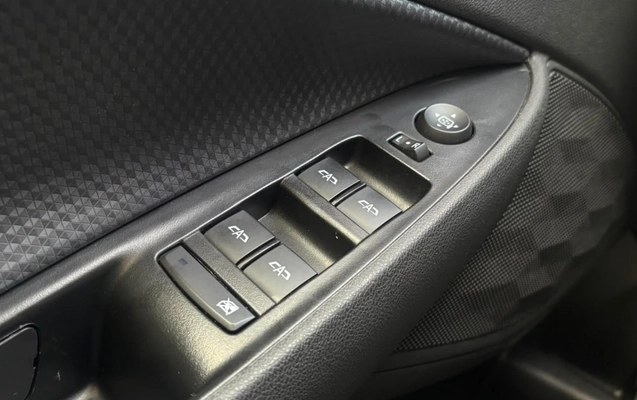 imagem-https://www.socarrao.com.br/sc-vehicle-images-prod/2088354/1781272096426-V2hhdHNBcHAgSW1hZ2UgMjAyNi0wNi0xMiBhdCAxMC4yMi4zNC5qcGVn.jpeg