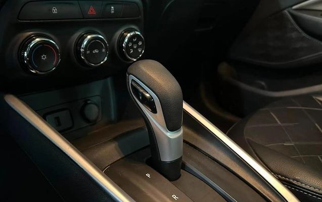 imagem-https://www.socarrao.com.br/sc-vehicle-images-prod/2088668/1789062597818-8137602_1_B_8769b83c11.jpeg