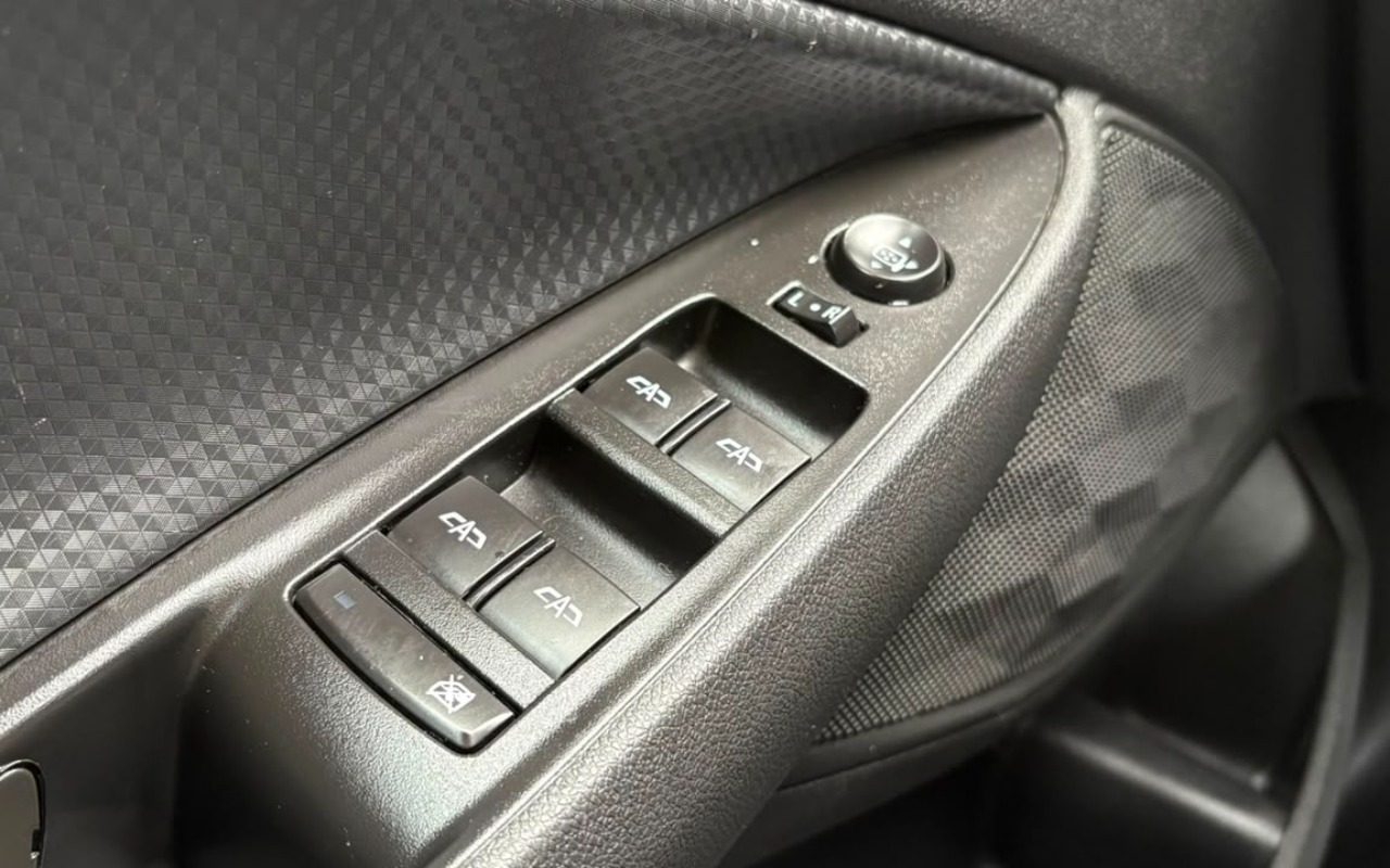 imagem-https://www.socarrao.com.br/sc-vehicle-images-prod/2089616/1781276077053-V2hhdHNBcHAgSW1hZ2UgMjAyNi0wNi0xMiBhdCAxMS4zNy4zMi5qcGVn.jpeg