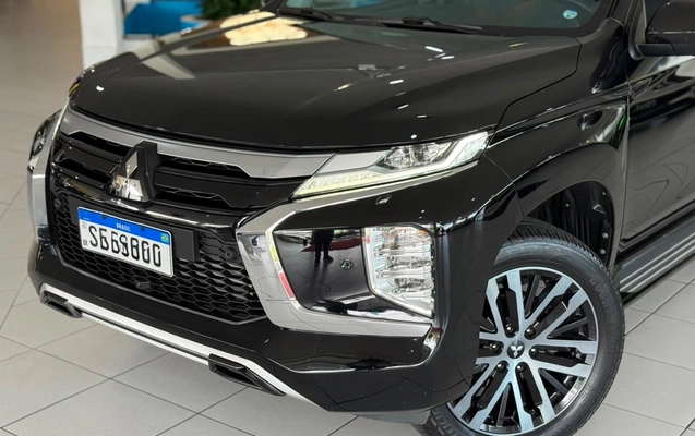 imagem-https://www.socarrao.com.br/sc-vehicle-images-prod/2091568/1781281851396-Njc1MGZjNTMtMDg0NC00YjNkLWE0NTMtN2RlNzM3Y2UxYTI3LmpwZWc.jpeg