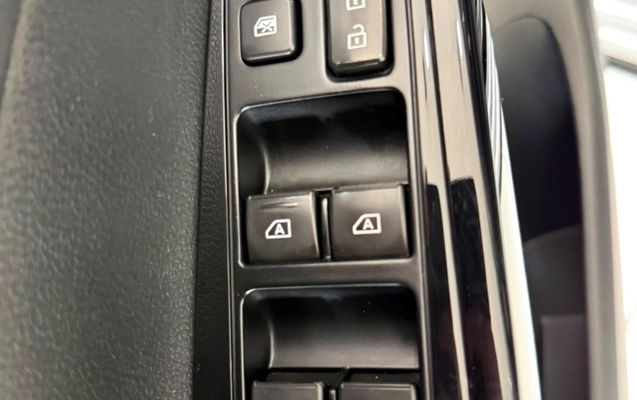 imagem-https://www.socarrao.com.br/sc-vehicle-images-prod/2091568/1781281853635-Y2Q5ODA2YzktOTU0YS00MjBmLTgwNmItOTY2ZjY0ZDFjMzkxLmpwZWc.jpeg