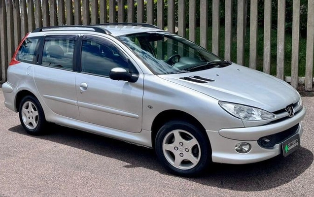 imagem-https://www.socarrao.com.br/sc-vehicle-images-prod/2092308/1790000414730-8177959_2_B_df26e9e586.jpeg