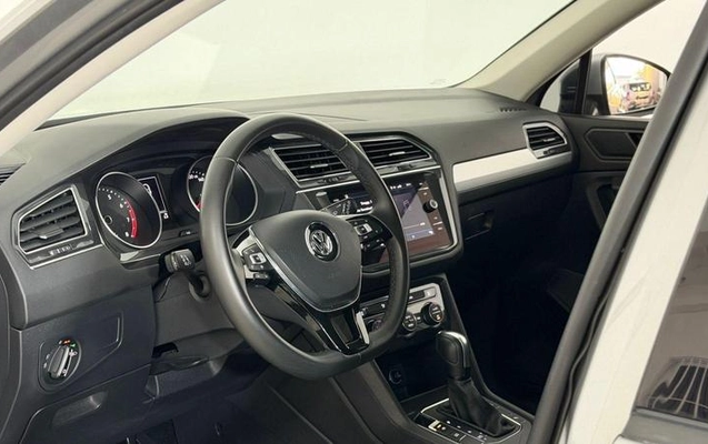 imagem-https://www.socarrao.com.br/sc-vehicle-images-prod/2093680/1788467005431-8182000_8_B_01a16772a1.jpeg