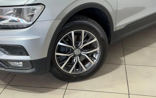 imagem-https://www.socarrao.com.br/sc-vehicle-images-prod/2093680/1788467005442-8182000_16_B_c6e085395a.jpeg