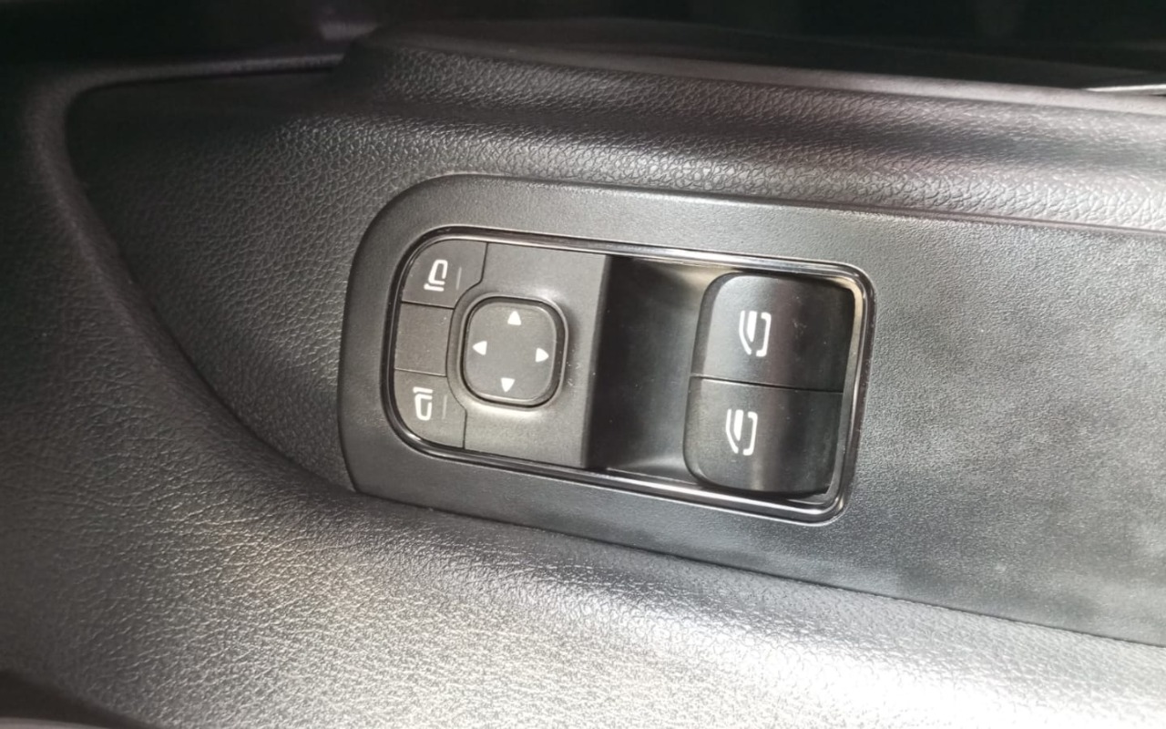imagem-https://www.socarrao.com.br/sc-vehicle-images-prod/2094201/1781289378340-MDI2MTBjOTgtM2IyZS00NmI1LWI3YTMtMzI4MTllMjQ3YTc1LmpwZw.jpg