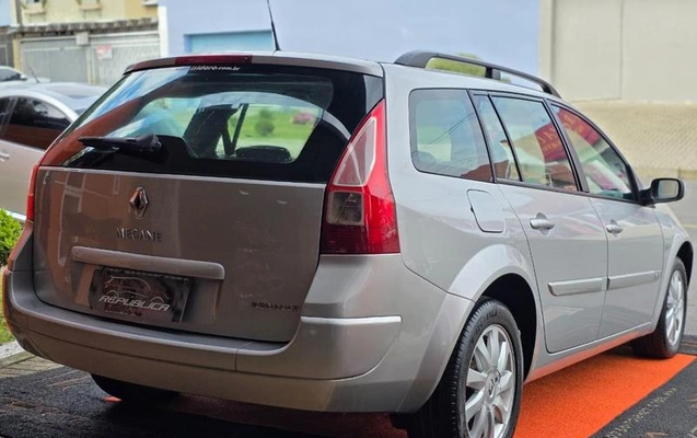 imagem-https://www.socarrao.com.br/sc-vehicle-images-prod/2095922/1788629112816-8125647_3_B_ff7e4ba6d0.jpeg