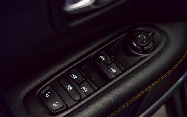 imagem-https://www.socarrao.com.br/sc-vehicle-images-prod/2096199/1791207718266-8183023_7_B_f51551a590.jpeg