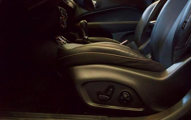 imagem-https://www.socarrao.com.br/sc-vehicle-images-prod/2096199/1791207718270-8183023_17_B_ed152cf9b2.jpeg