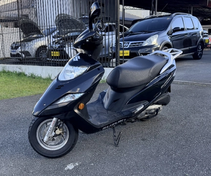 Suzuki BURGMAN i 125cc 2015 Preto — foto 1 de 3