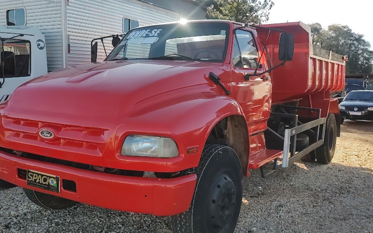 Ford F-12000 2p (diesel) 1996 Vermelho — foto 1 de 3