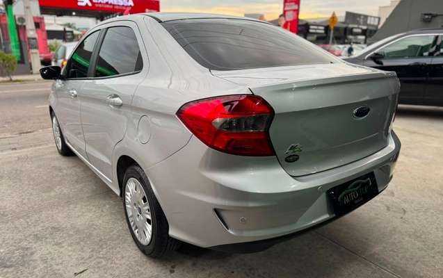 imagem-https://www.socarrao.com.br/sc-vehicle-images-prod/2109196/1790270097931-gb-660fc65.jpg