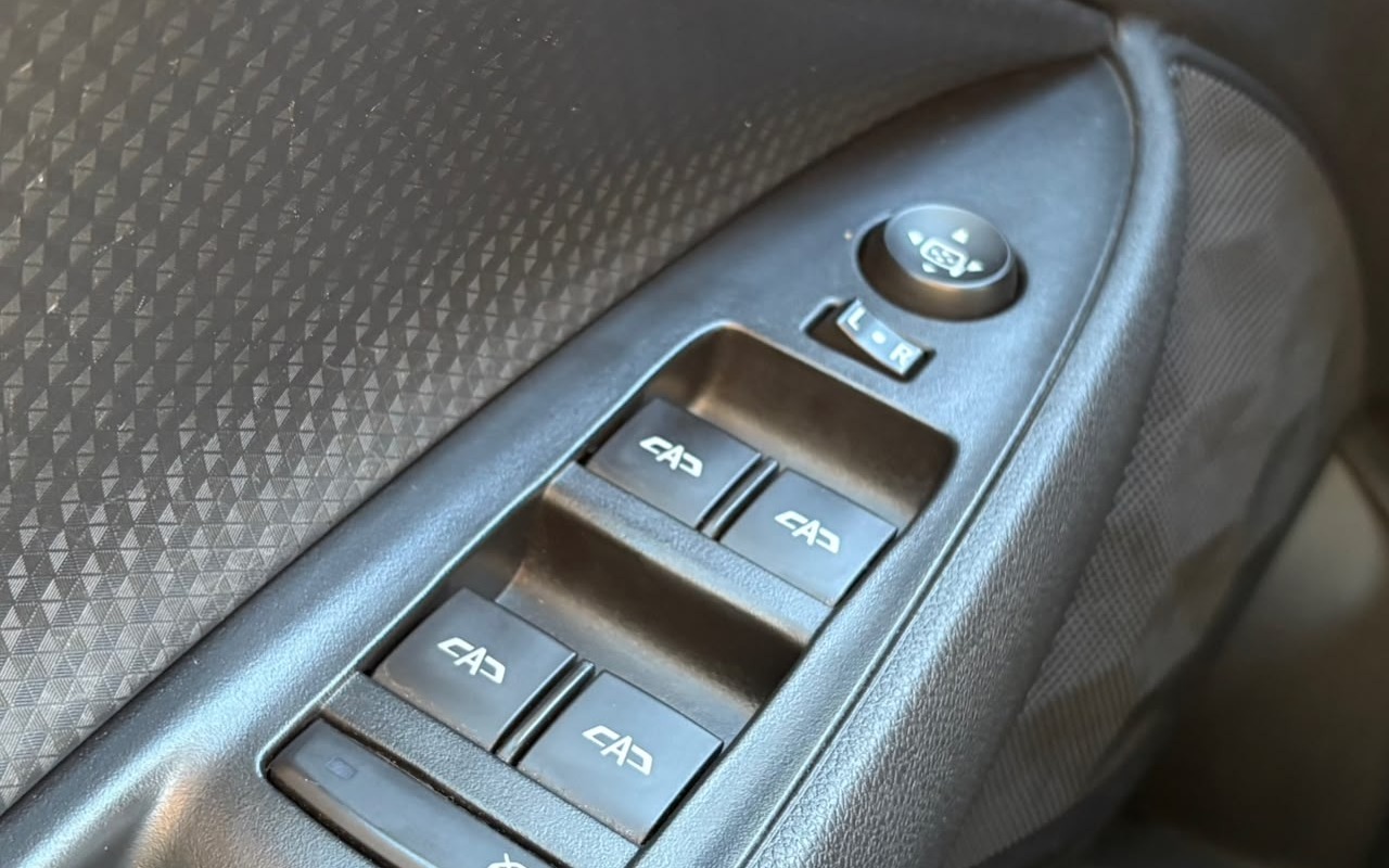 imagem-https://www.socarrao.com.br/sc-vehicle-images-prod/2110188/1781364826004-V2hhdHNBcHAgSW1hZ2UgMjAyNi0wNi0xMyBhdCAxMi4xNC41MiAoMSkuanBlZw.jpeg