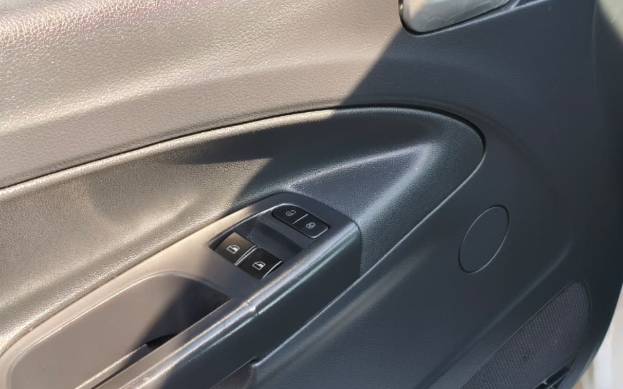 imagem-https://www.socarrao.com.br/sc-vehicle-images-prod/2110301/1789128639790-V2hhdHNBcHAgSW1hZ2UgMjAyNi0wOS0wMiBhdCAxMy4yOS4wMiAoMSkuanBlZw.jpeg