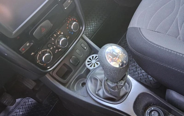 imagem-https://www.socarrao.com.br/sc-vehicle-images-prod/2110441/1788983288059-8164402_13_B_73fa9177cc.jpeg