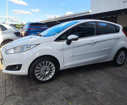 Ford Fiesta 2016 Branco — foto 1 de 3
