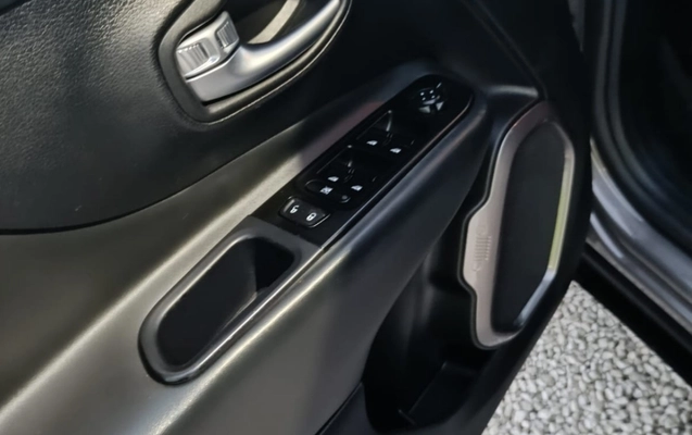 imagem-https://www.socarrao.com.br/sc-vehicle-images-prod/2111037/1782330724966-V2hhdHNBcHAgSW1hZ2UgMjAyNi0wNi0yMyBhdCAxNS4xOS40OCAoMSkuanBlZw.jpeg
