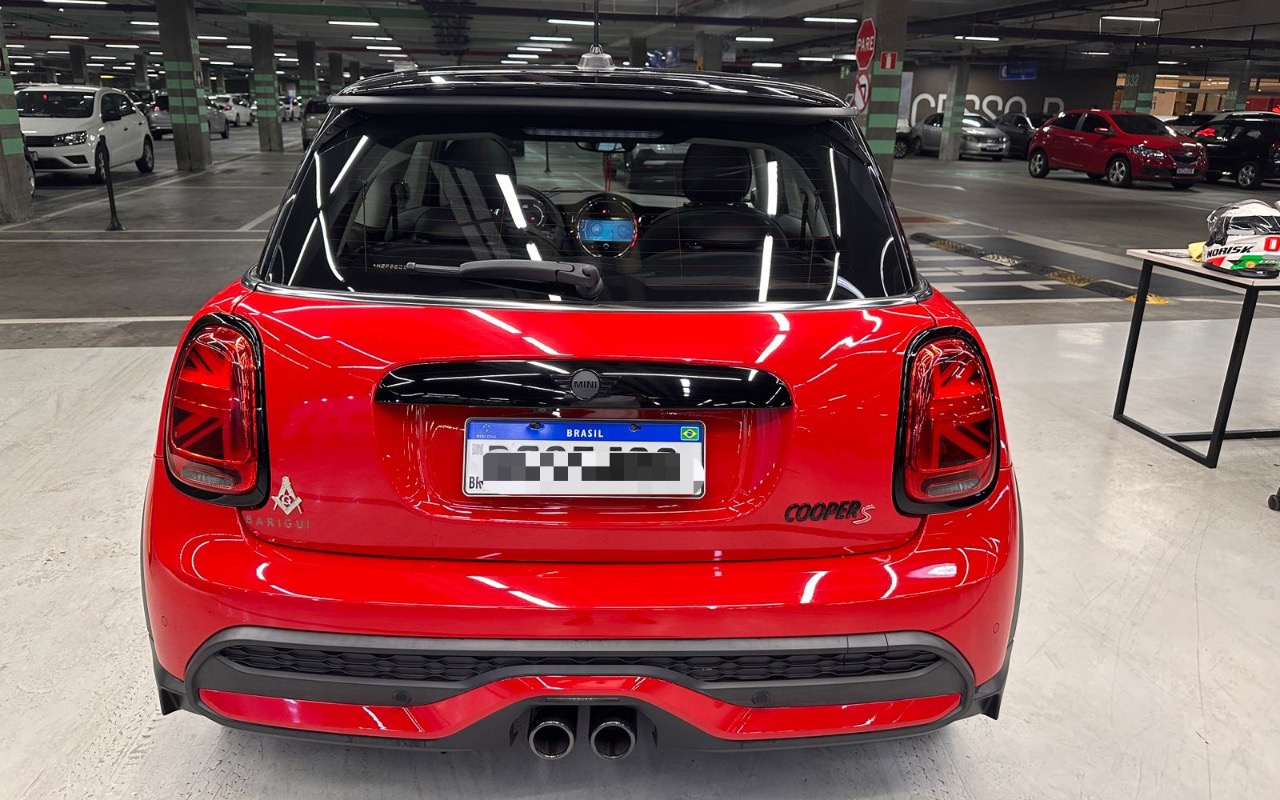 imagem-https://www.socarrao.com.br/sc-vehicle-images-prod/2111480/1781385528761-OWUyMmY1ZmItMWFkNC00ZjQyLWExMDMtZmYxZDYwMzE5Y2E0LmpwZWc.jpeg