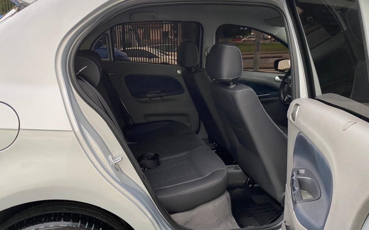 imagem-https://www.socarrao.com.br/sc-vehicle-images-prod/2119138/1783016869560-MTkuanBlZw.jpeg