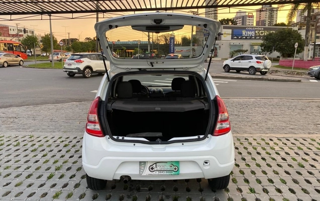 imagem-https://www.socarrao.com.br/sc-vehicle-images-prod/2119148/1783016495990-OS5qcGVn.jpeg
