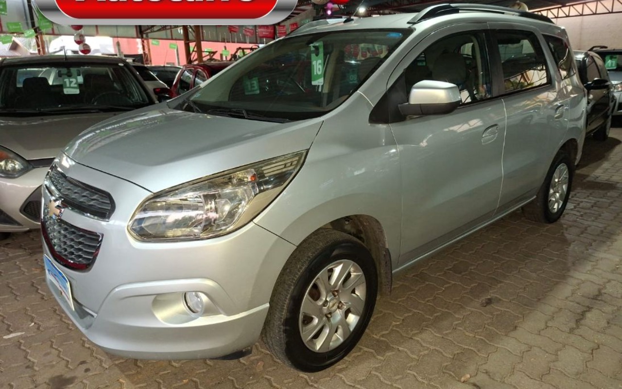 Chevrolet Spin 2016 Prata — foto 1 de 3
