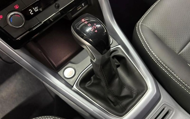 imagem-https://www.socarrao.com.br/sc-vehicle-images-prod/2127173/1788359702241-8181440_12_B_7d2df89b43.jpeg