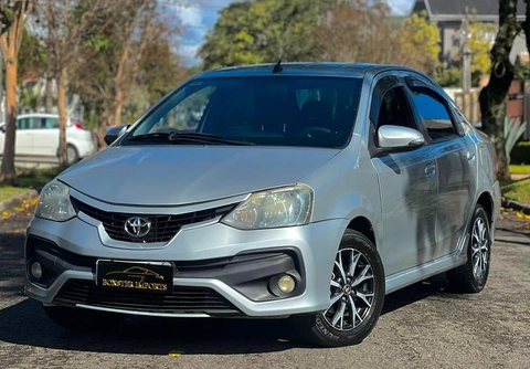Toyota Etios 2017 Prata — foto 1 de 3