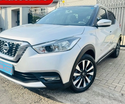 Nissan KICKS 2018 Prata — foto 1 de 3