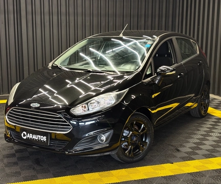 Ford Fiesta 1.5 16V Flex Mec. 5p 2016 Preto — foto 1 de 3