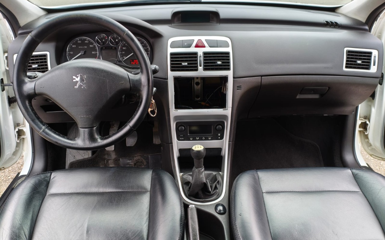 imagem-https://www.socarrao.com.br/sc-vehicle-images-prod/2130144/1781538052542-V2hhdHNBcHAgSW1hZ2UgMjAyNi0wNi0xNSBhdCAxMi4xNy4wOS5qcGVn.jpeg