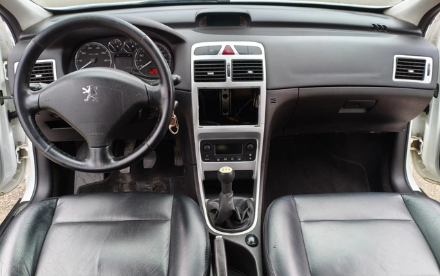 imagem-https://www.socarrao.com.br/sc-vehicle-images-prod/2130144/1781538052542-V2hhdHNBcHAgSW1hZ2UgMjAyNi0wNi0xNSBhdCAxMi4xNy4wOS5qcGVn.jpeg