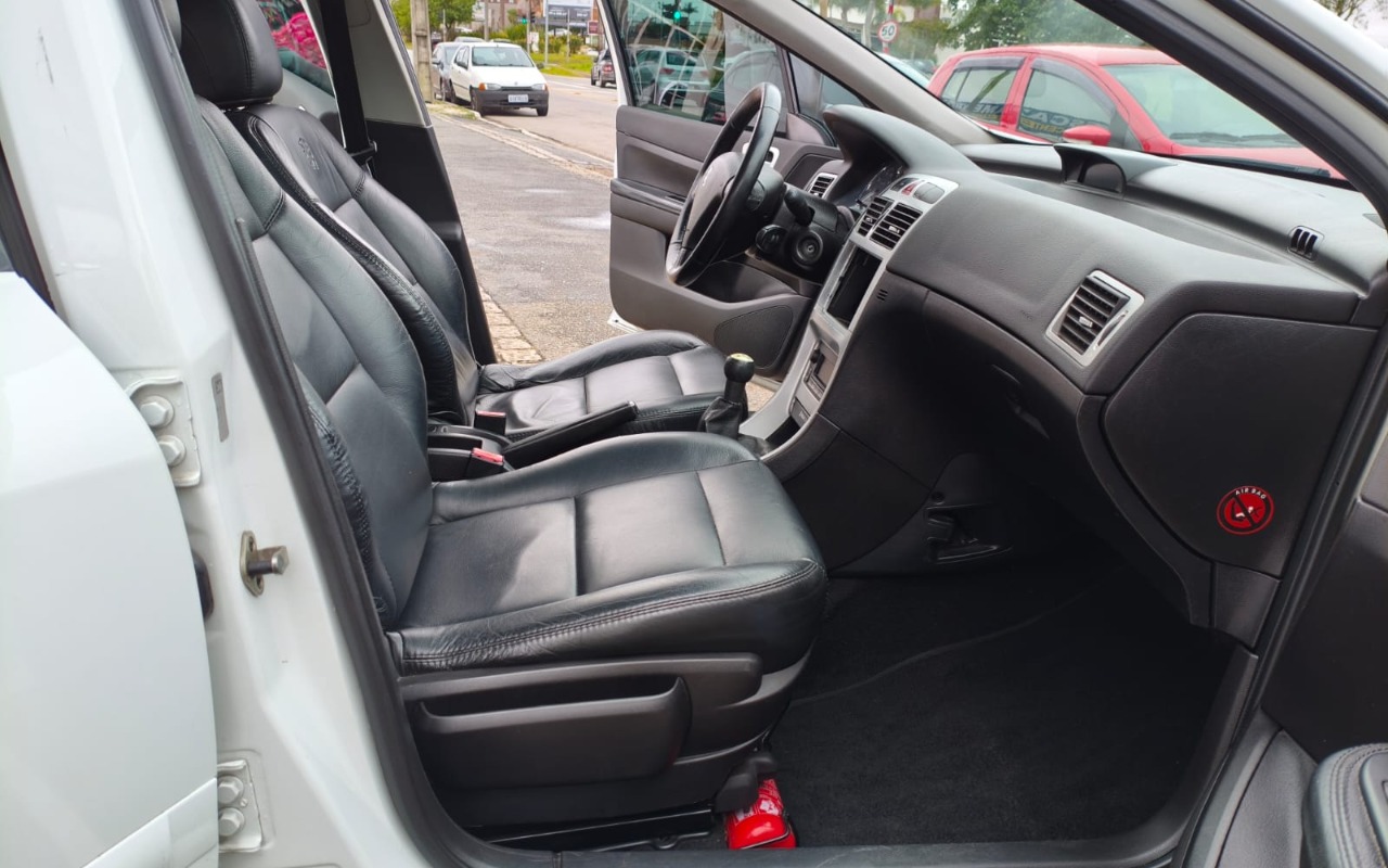 imagem-https://www.socarrao.com.br/sc-vehicle-images-prod/2130144/1781538052908-V2hhdHNBcHAgSW1hZ2UgMjAyNi0wNi0xNSBhdCAxMi4xNy4xMSAoMikuanBlZw.jpeg