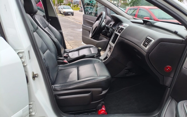 imagem-https://www.socarrao.com.br/sc-vehicle-images-prod/2130144/1781538052908-V2hhdHNBcHAgSW1hZ2UgMjAyNi0wNi0xNSBhdCAxMi4xNy4xMSAoMikuanBlZw.jpeg