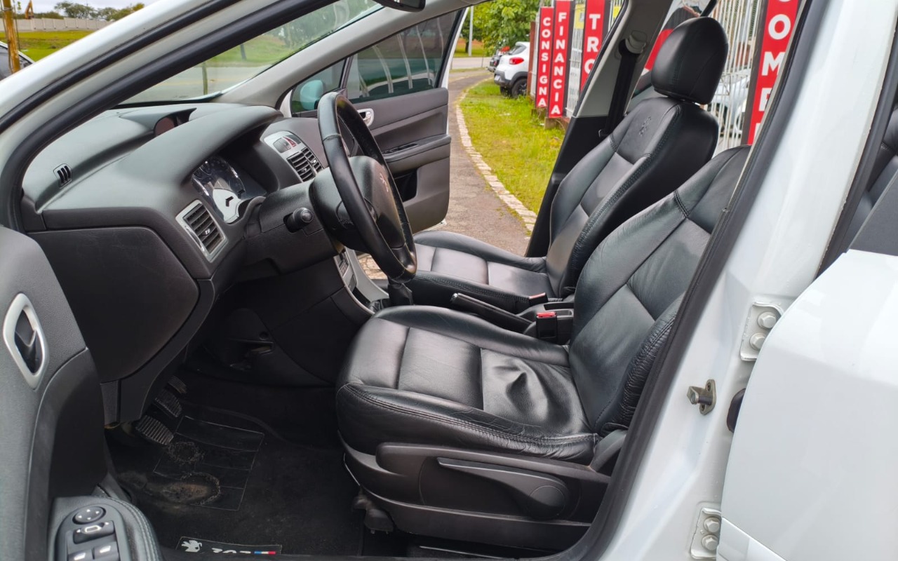 imagem-https://www.socarrao.com.br/sc-vehicle-images-prod/2130144/1781538053037-V2hhdHNBcHAgSW1hZ2UgMjAyNi0wNi0xNSBhdCAxMi4xNy4xMCAoMikuanBlZw.jpeg
