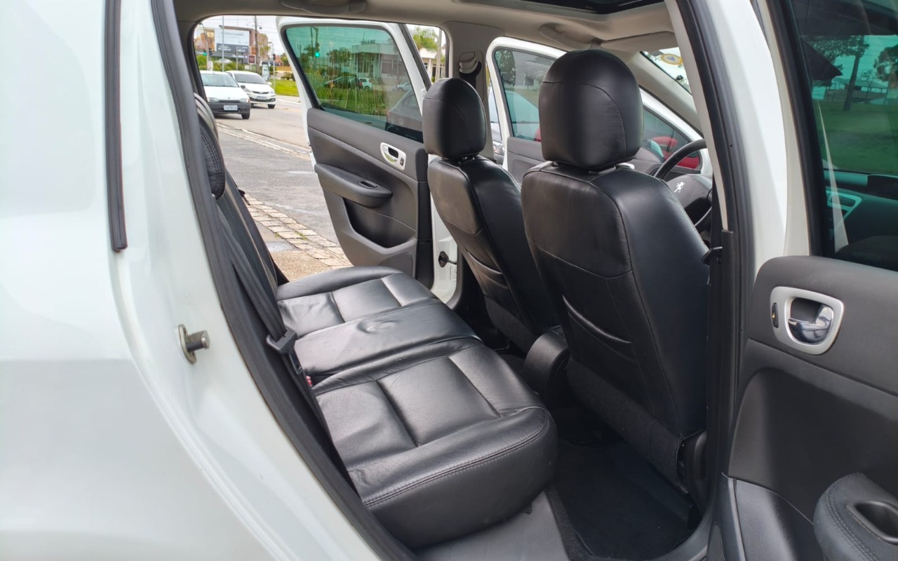 imagem-https://www.socarrao.com.br/sc-vehicle-images-prod/2130144/1781538053176-V2hhdHNBcHAgSW1hZ2UgMjAyNi0wNi0xNSBhdCAxMi4xNy4xMSAoMSkuanBlZw.jpeg