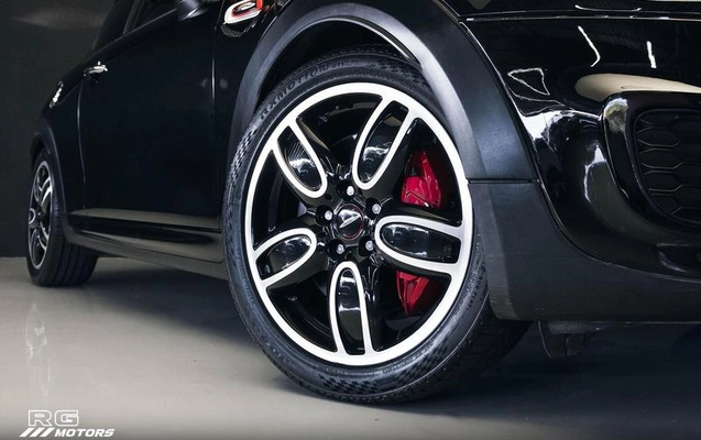 imagem-https://www.socarrao.com.br/sc-vehicle-images-prod/2130298/1784727444977-8129650_13_B_1b47e8a7d9.jpeg