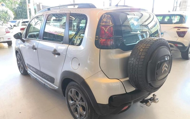 imagem-https://www.socarrao.com.br/sc-vehicle-images-prod/2130714/1784743042522-7902550_11_B_22b42e0ab9.jpeg