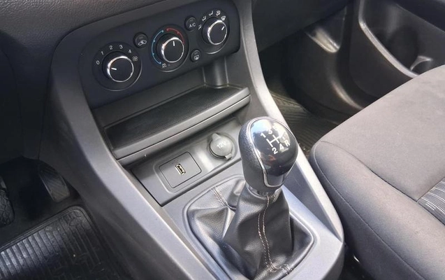 imagem-https://www.socarrao.com.br/sc-vehicle-images-prod/2133210/1788983140399-8185846_12_B_945d52dee8.jpeg