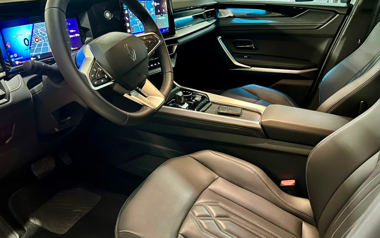 imagem-https://www.socarrao.com.br/sc-vehicle-images-prod/2134282/1781550342735-MjFmNTUwODgtMThjZS00OTUwLTg4YTYtNjZkN2I5ZmJiM2JiLmpwZw.jpg