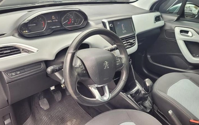 imagem-https://www.socarrao.com.br/sc-vehicle-images-prod/2134353/1788802503690-8188593_8_B_96f0b851a9.jpeg