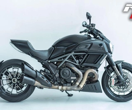 DUCATI DIAVEL 1198 Dark 2018 Preto — foto 1 de 3