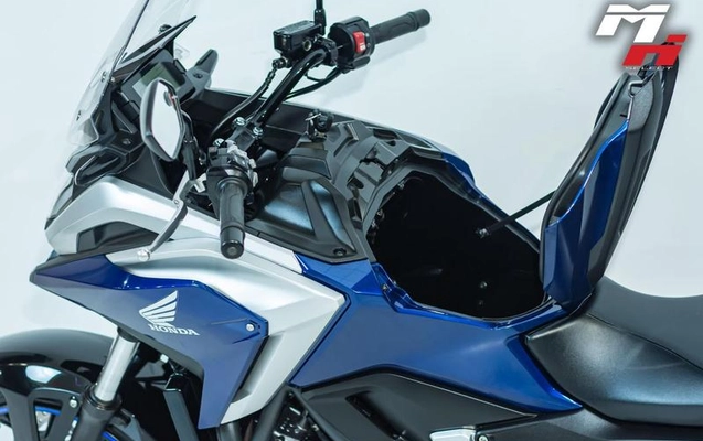 imagem-https://www.socarrao.com.br/sc-vehicle-images-prod/2135126/1789664695015-7992294_9_B_bba067c2d7.jpeg