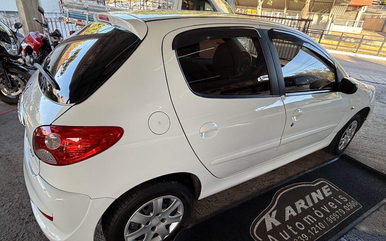 imagem-https://www.socarrao.com.br/sc-vehicle-images-prod/2135323/1781559057606-SU1HXzQ4NTguanBlZw.jpeg