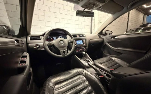 imagem-https://www.socarrao.com.br/sc-vehicle-images-prod/2135325/1782827258915-8112782_6_B_8e4f8bd5f5.jpeg