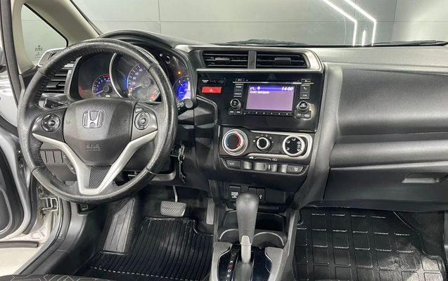imagem-https://www.socarrao.com.br/sc-vehicle-images-prod/2135455/1783445134253-003_4df2af330ca6a79d2cfa6361d819591c.jpeg
